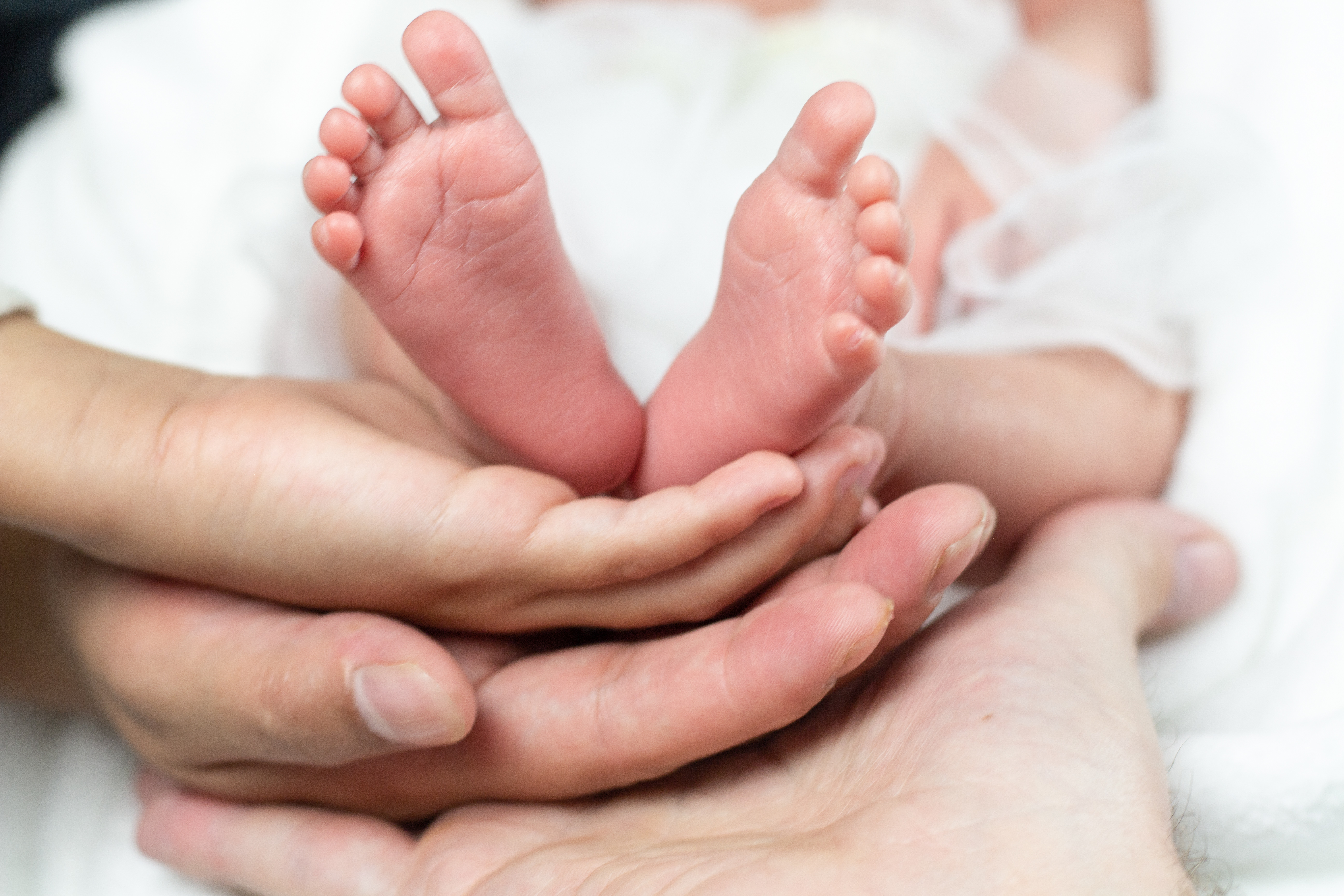 Isa Feet and Family Hands